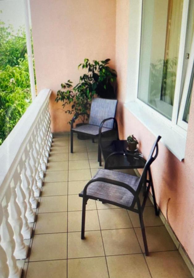 Apartments Uman Luaran gambar